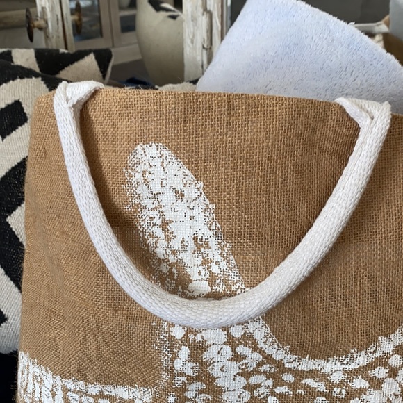 Starfish Woven Beach Bag - Picture 5 of 16